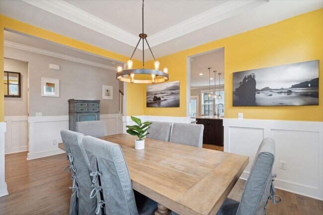 Building Photo - Impressive home in Oakfield loaded with up...
