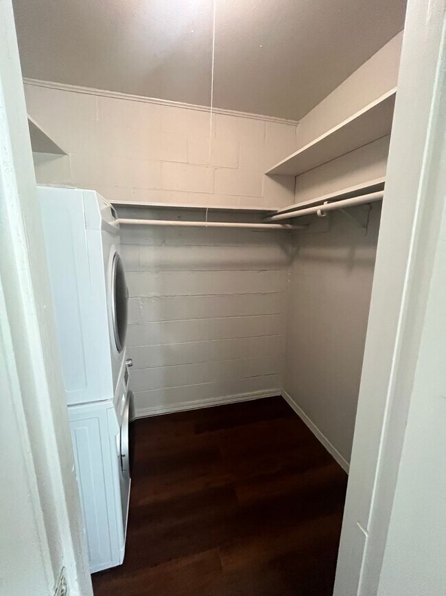 Building Photo - 1bed/1bath Condo in Travis Heights