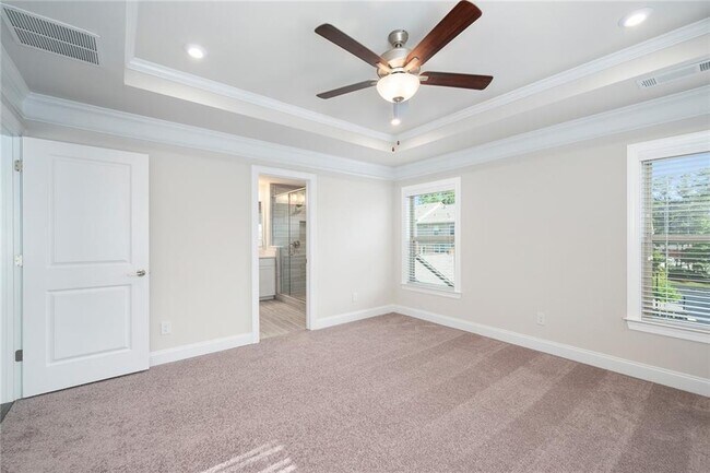 Building Photo - 1363 Live Oak Ln