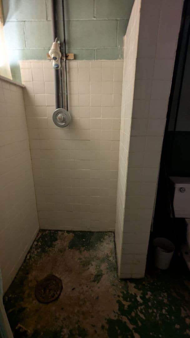 Building Photo - Welcome to this gem located in the heart o...