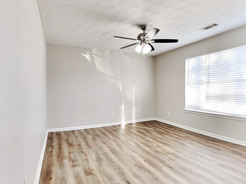 Building Photo - 200 Adam Cir