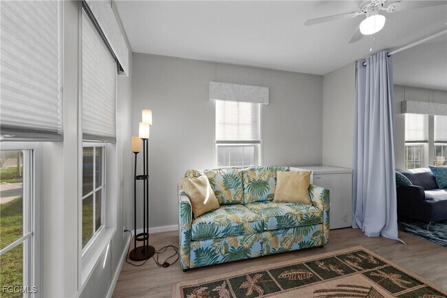 Building Photo - 1747 Beverly Dr