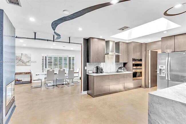 Building Photo - 5602 S Travelers Palm Ln
