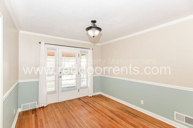 Building Photo - 4930 N Illinois St