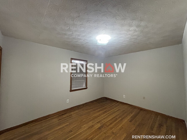 Building Photo - 4593 Wooddale Ave