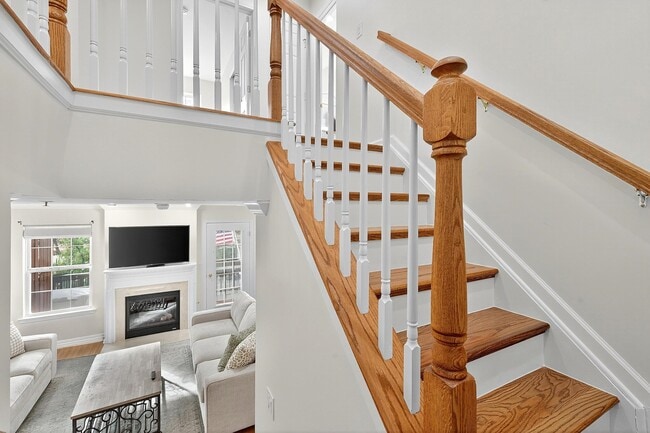 Building Photo - 34 Marina Dr