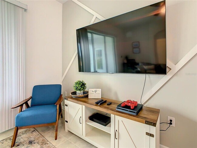 Building Photo - 9331 Sommerset Hills Dr