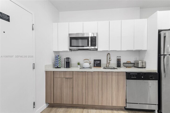 Building Photo - 136 NW 26th St