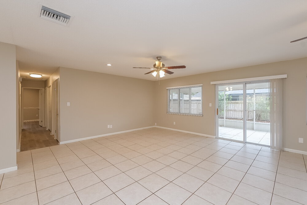 Building Photo - 15709 Squirrel Tree Pl