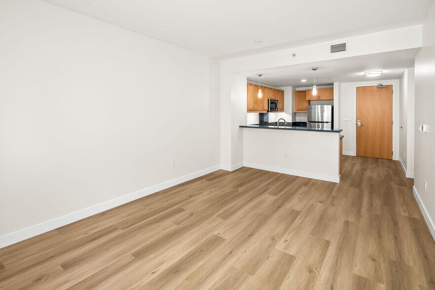 Building Photo - 1150 J St