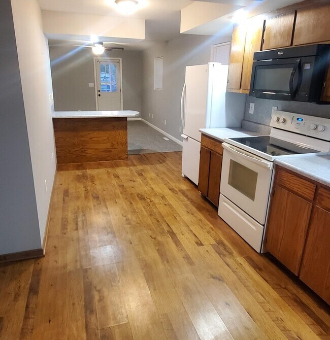 Kitchen/Dining - 1022 S Hancock St