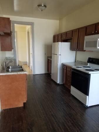 Building Photo - 1303 N Milwaukee St