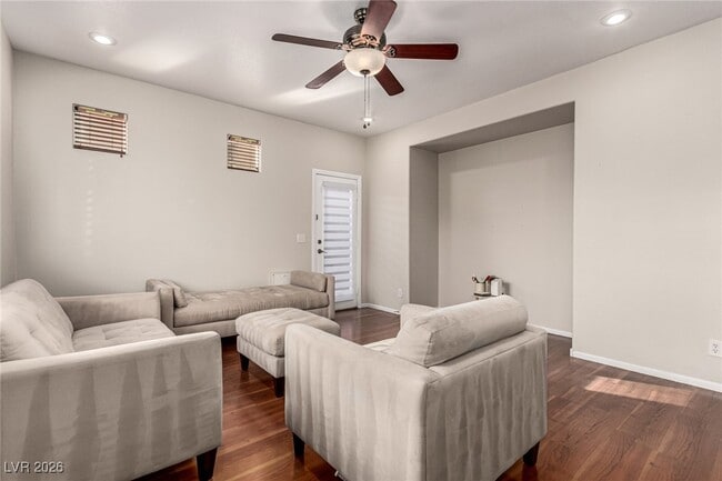 Building Photo - 9207 Onesto Ave