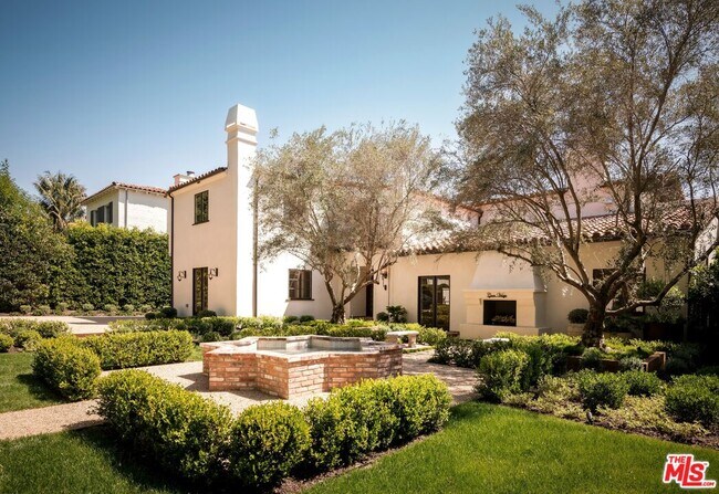 Building Photo - 624 N Arden Dr