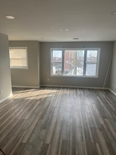 Building Photo - 33 Cliff St