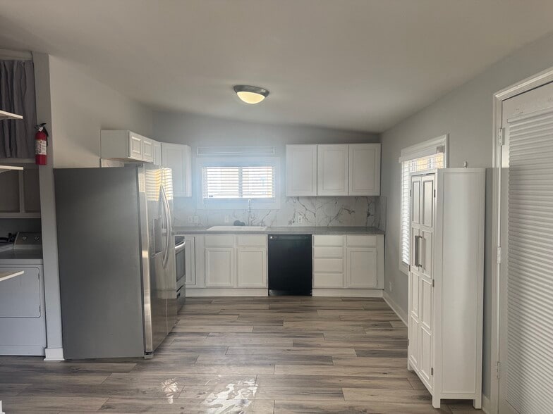 Kitchen - 2246 Tennessee St