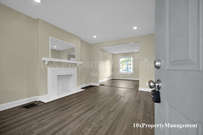 Building Photo - 530 S Terrace Ave