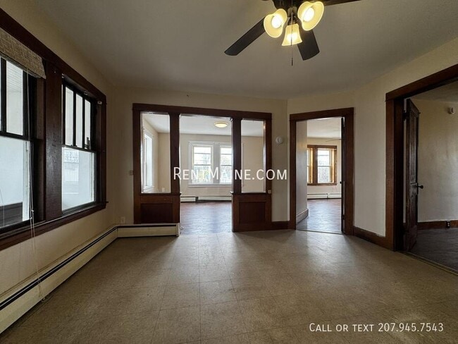 Building Photo - 172 College Ave