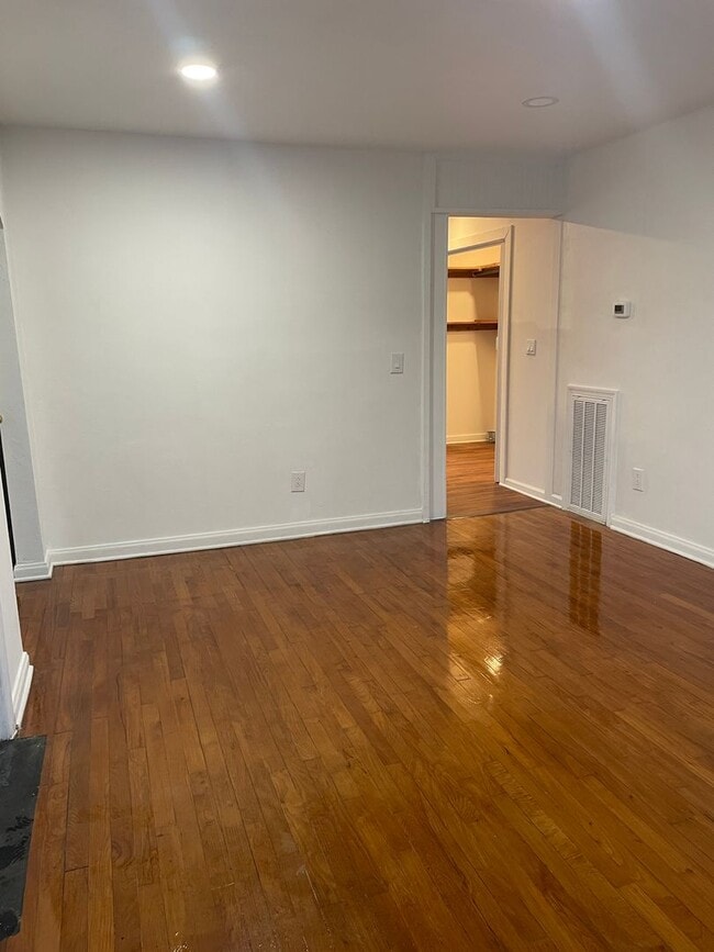 Building Photo - Adorable Chickamauga House