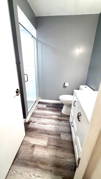 Building Photo - 1004 Paradise Rd