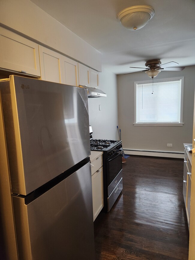 Dining Area - 8345 S King Dr