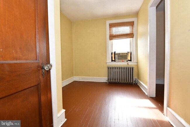 Building Photo - 5838 Henry Ave