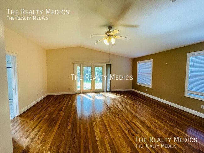 Building Photo - 1332 W Princeton St