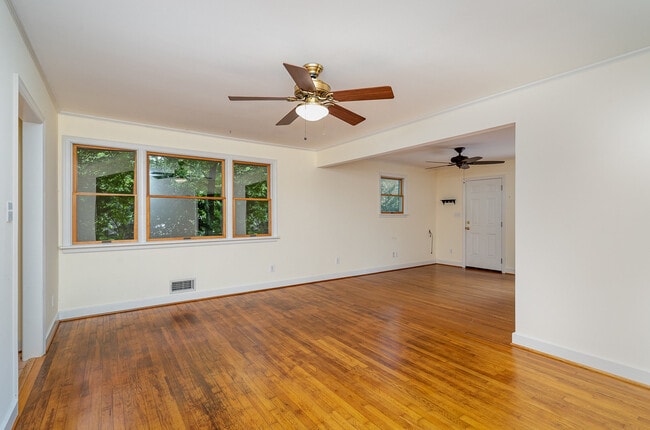 Building Photo - 4344 University Dr