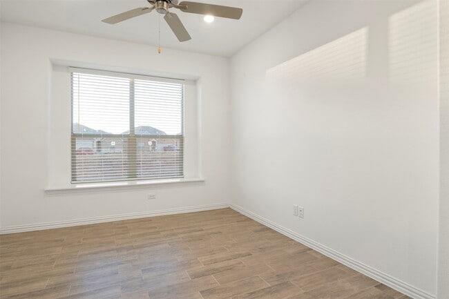 Building Photo - 233 Cherryvale Ln