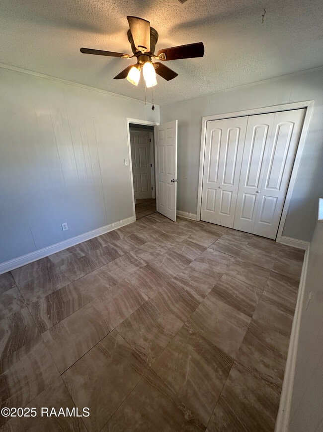 Building Photo - 210 French Ct