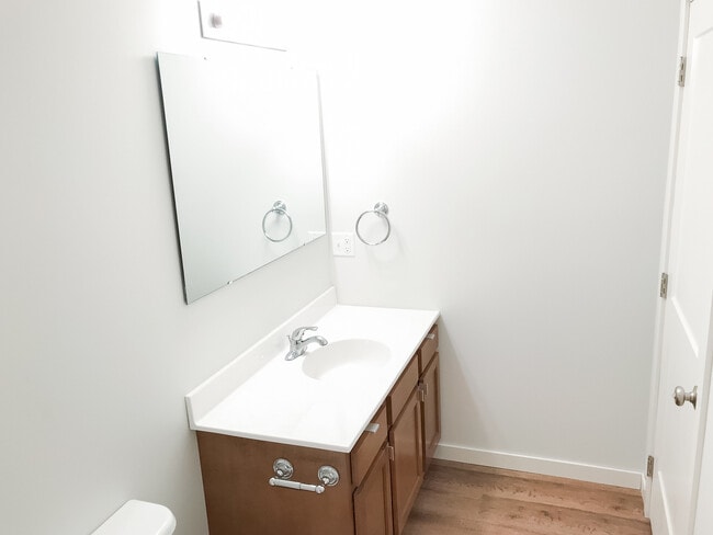 Building Photo - 1333 Holton Dr