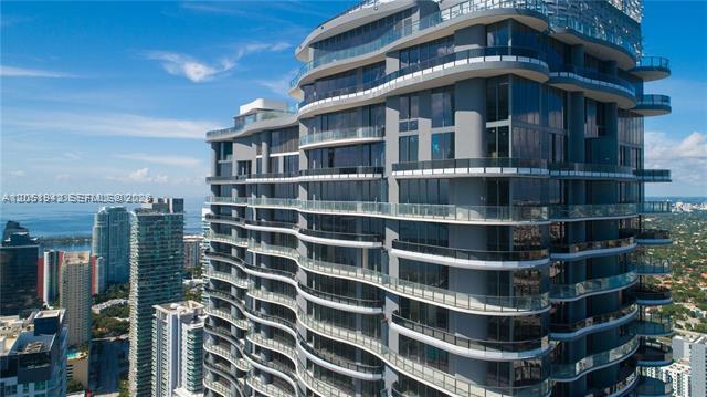 Building Photo - 1000 Brickell Plz