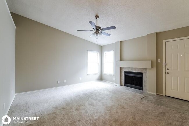 Building Photo - 9646 Quiet Lk, San Antonio, TX 78254