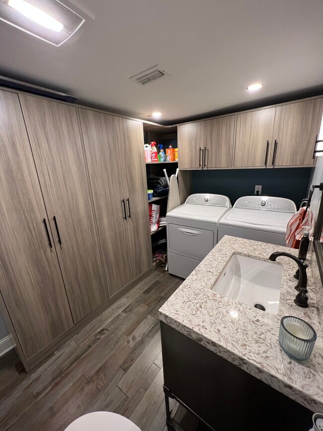 Building Photo - 1810 Cherokee Bluff Dr