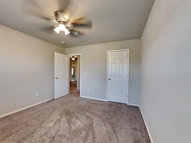 Building Photo - 2033 W Hunters Springs Way