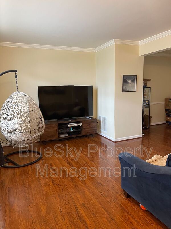 Building Photo - 2064 Lockwood Dr