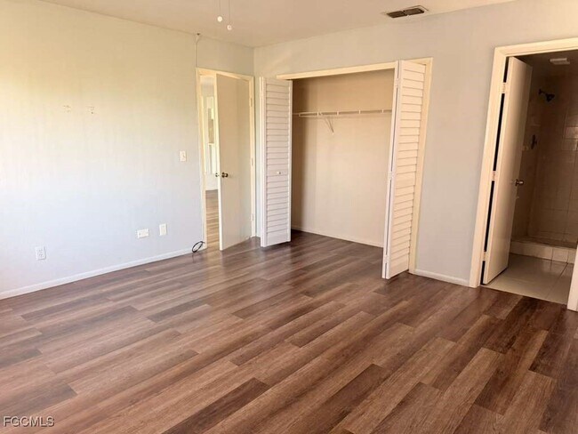 Building Photo - 1126 SE 8th St