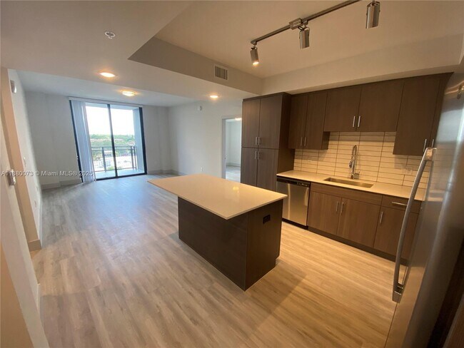Building Photo - 9000 Ramblewood Dr