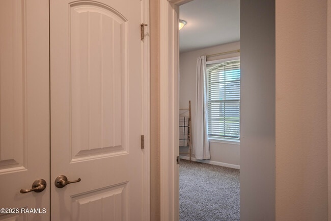 Building Photo - 400 Eastwood Dr