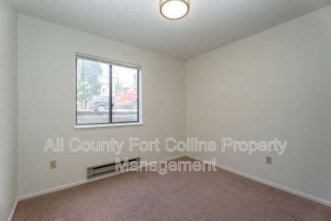 Building Photo - 1209 W Plum St