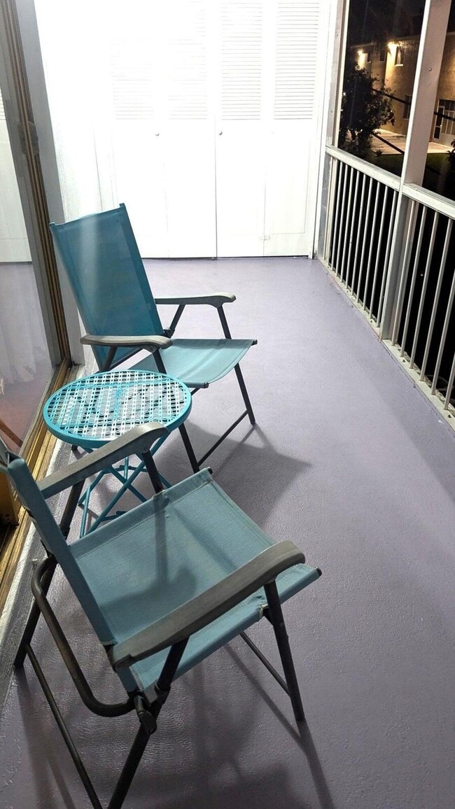 Building Photo - 20400 NW 7th Ave