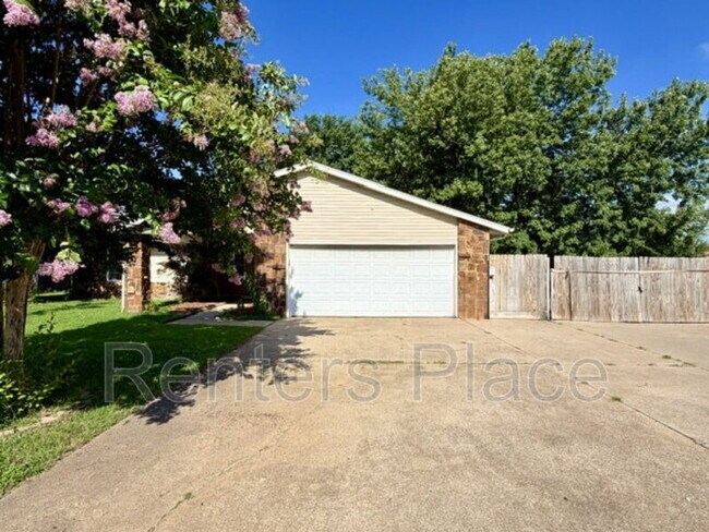Building Photo - 14148 S Poplar Pl