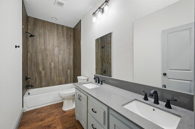 Building Photo - 3-Bedroom Haven for in Peaceful Denison