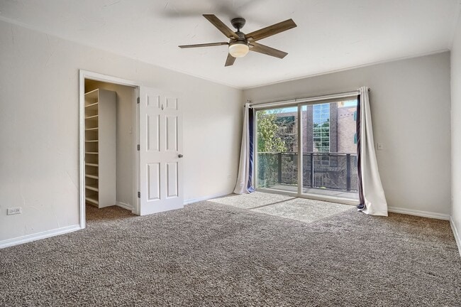Building Photo - 3 Bed / 2 Bath Capitol Hill Condo | 2 Parking Spaces | Balcony | Walk Score 95 "Free April Rent"
