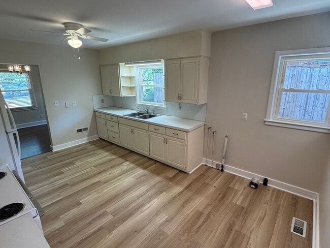 Building Photo - FOR RENT - Haymount Charmer