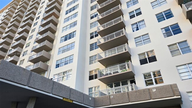 Building Photo - 250 174th St