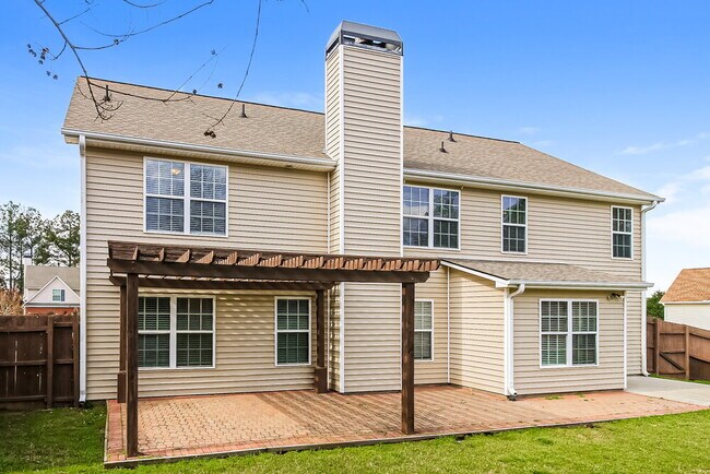 Building Photo - 1500 Riverbrooke Way NE