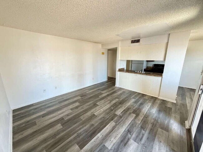 Building Photo - 10660 W Concordia Dr