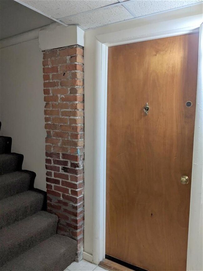 Building Photo - 11 Cameron Ave