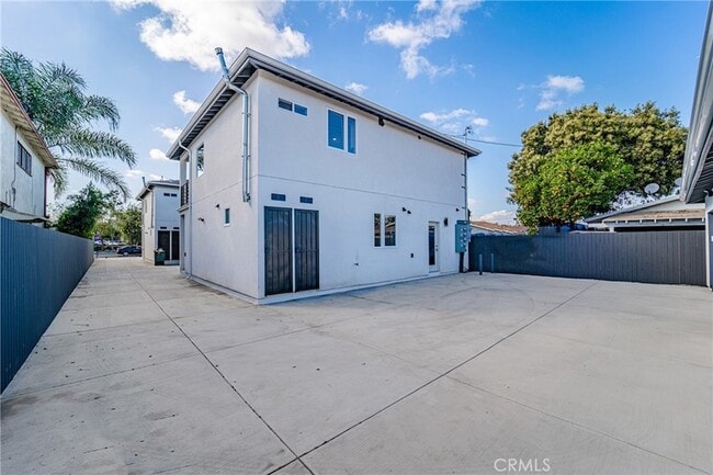 Building Photo - 10820 Long Beach Blvd